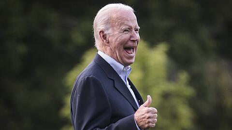 Joe Biden zeigte sich nur wenige Stunden nach seinem zweiten Negativ-Test in der Öffentlichkeit.