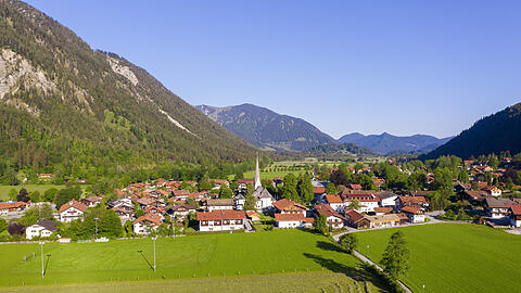 Die Region zwischen Bayrischzell und Kochelsee ist überraschend vielfältig, findet "Glücksorte"-Sucherin Katja Wegener.