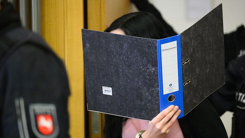 Eine 27-j&auml;hrige Frau muss f&uuml;r einen Mordversuch mit Ameisens&auml;ure f&uuml;r zw&ouml;lf Jahre in Haft. (Archivbild)