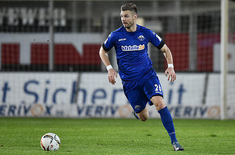 Am 2. September 2013 wechselte Florian Hartherz zum SC Paderborn 07, der am Ende der Saison dann als Zweitliga-Zweiter in die Bundesliga aufstieg.