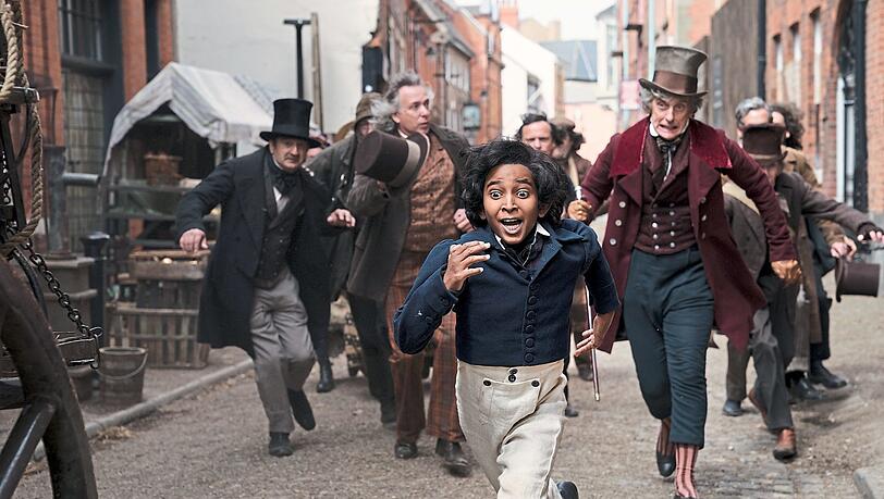 Charles-Dickens-Klassiker neu verfilmt: Bereits in jungen Jahren hat David Copperfield (Jairaj Varsani) jede Menge Probleme. Charles-Dickens-Klassiker neu verfilmt: Bereits in jungen Jahren hat David Copperfield (Jairaj Varsani) jede Menge Probleme.