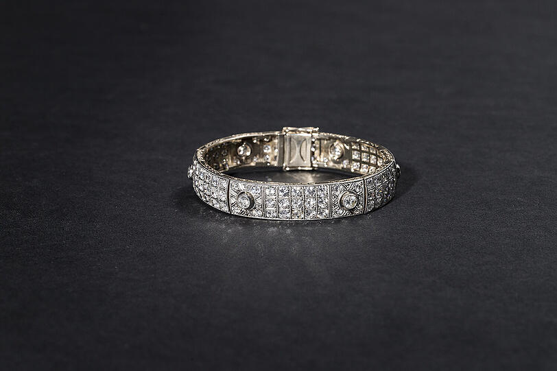 Armband mit Brillanten.