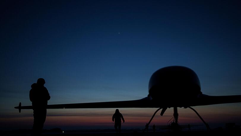 Nacht für Nacht greifen Russland und die Ukraine einander mit Drohnen an. (Archivbild)
