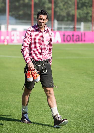 ...Claudio Pizarro.