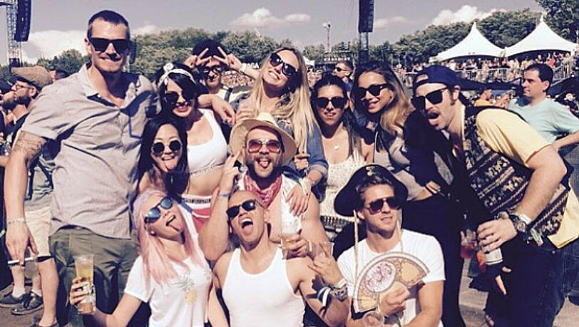 Cara Delevingne (unten links) hat in den Farbtopf gegriffen Cara Delevingne (unten links) hat in den Farbtopf gegriffen