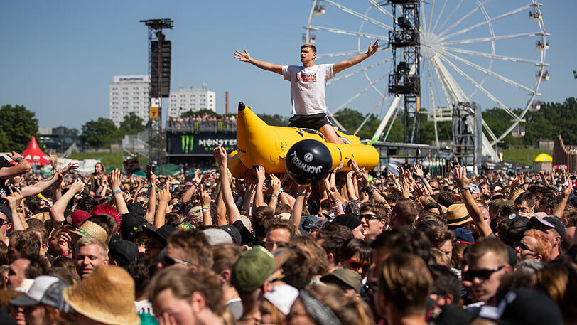 Tausende Besucher waren bereits am ersten Festivaltag bei "Rock im Park".