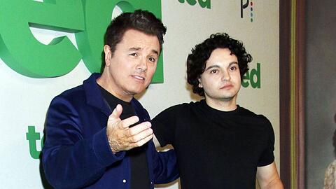 "Ted"-Sch&ouml;pfer Seth MacFarlane (l.) und der Hauptdarsteller Max Burkholder bei der Premiere der zweiten "Ted"-Staffel, die bald bei ProSieben l&auml;uft.