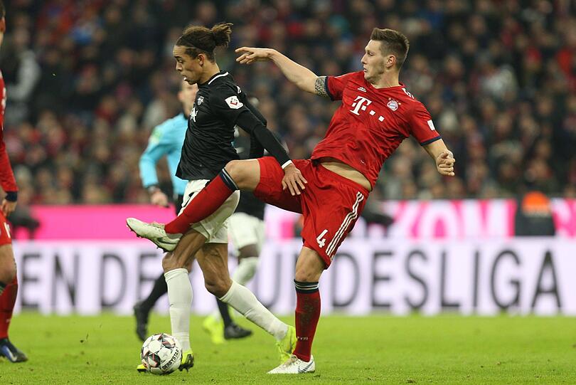 NIKLAS SÜLE - NOTE 2: Bayerns neuer Abwehrboss feierte mit seinem 150. Bundesligaspiel Jubiläum. Schönes Tackling (21.). Fand über Zweikämpfe in die Partie. Schoss nach Ecke aus kurzer Distanz drüber (77.).