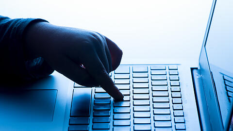 Während der Corona-Pandemie ist es in der Weitergabe von Daten dem bayerischen Datenschutzbeauftragten zufolge zu vermeidbaren Pannen gekommen.
