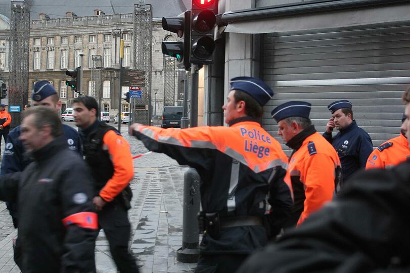 Handgranaten und Kalaschnikow: Bei einem Anschlag sind in der Innenstadt von Lüttich vier Menschen ums Leben gekommen, 123 sollen verletzt worden sein.