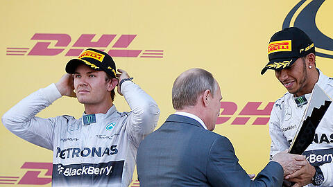 Der Rückstand auf Teamkollege Hamilton wächst: Jetzt will Nico Rosberg kompromisslos auf Aufholjagd gehen.