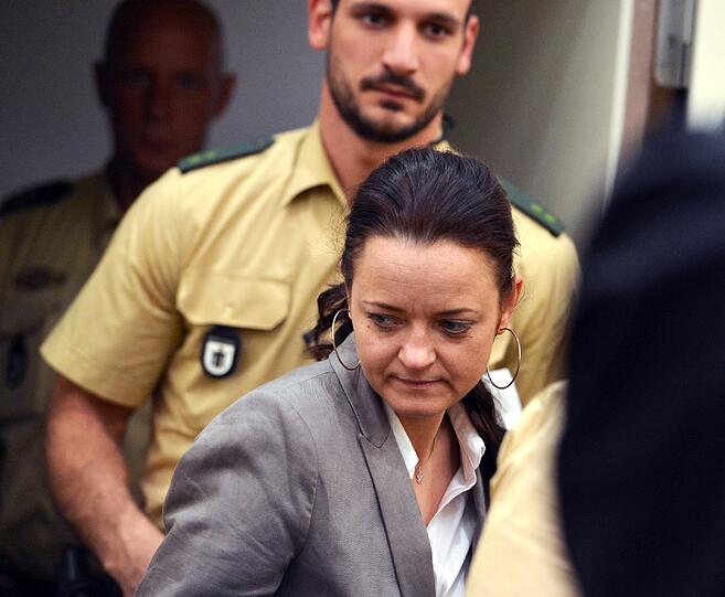 Pferdeschwanz statt offene Haare: Beate Zschäpe beim NSU-Prozess.