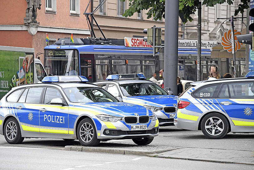 Auf eine Filiale der Stadtsparkasse in der Rosenheimer Straße wurde am Montag ein Raubüberfall verübt.