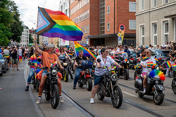 Dykes on Bikes im vergangenen Jahr. Dykes on Bikes im vergangenen Jahr.