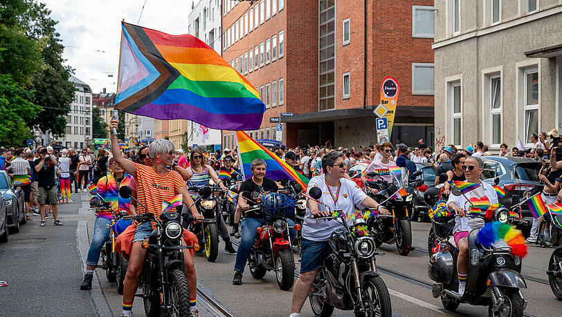 Dykes on Bikes im vergangenen Jahr. Dykes on Bikes im vergangenen Jahr.