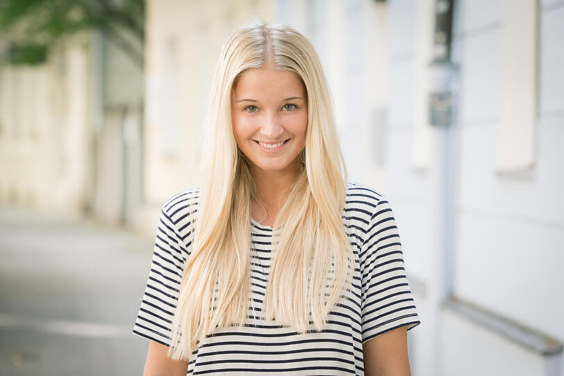 Lisa arbeitet im Kinderkrankenhaus. Bei &bdquo;Humans of Munich&ldquo;  spricht sie von der &bdquo;Lebensfreude die durchkommt,wenn ein zweijähriger Patient auf dem Bobbycar den Krankenhausflur hinuntersaust und man mit dem Infusionsständer kaum hinterherkommt&ldquo;.