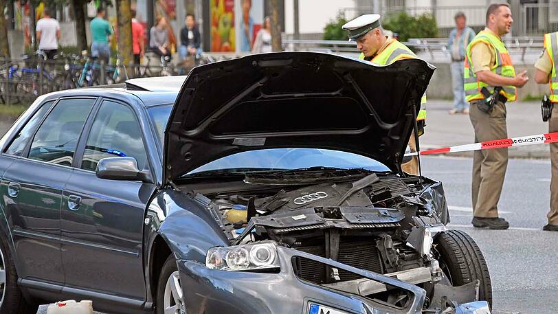 Das Rettungsfahrzeug aus der Steiermark soll auf einer Rückholfahrt aus Slowenien unterwegs zum Klinikum Großhadern gewesen sein.