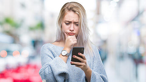 Was müssen Verbraucher beim Kauf eines gebrauchten Smartphones beachten?