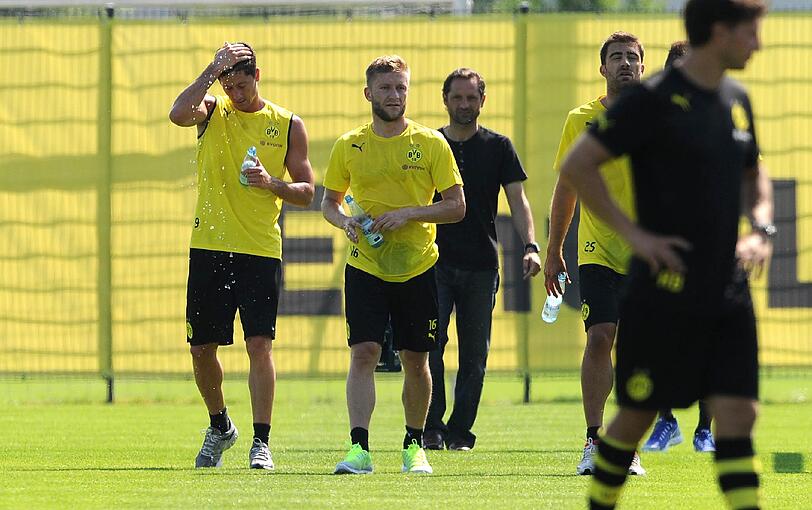 Lewandowski ist zurück im Dortmund Training. Am Sonntag hat der polnische Stürmer die Vorbereitung auf die neue Saison begonnen.