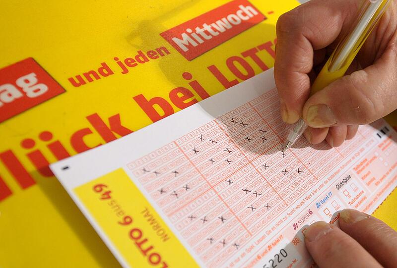 Die Lotto-Gesellschaft in Niedersachsen sucht derzeit drei Gewinner, denen 9,5 Millionen Euro zustehen.