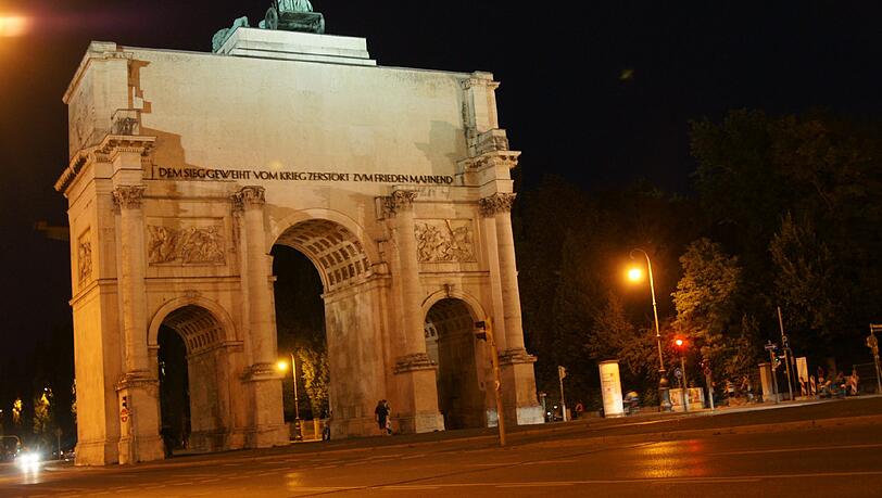 Die Fans feierten am Siegestor. (Archivbild)