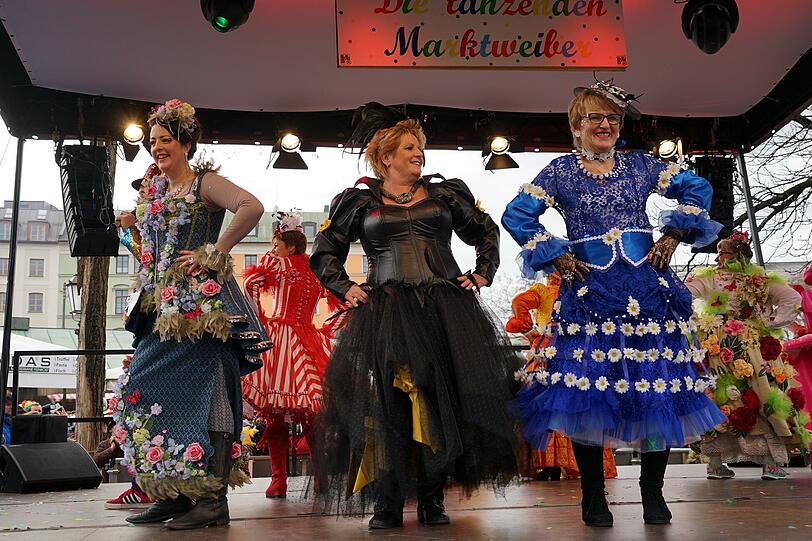 Mit dem "Tanz der Marktweiber" am Viktualienmarkt wird traditionell die narrische Zeit in München beendet.