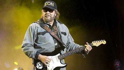 Hank Williams Jr. bei einem Auftritt beim North Carolina Azalea Festival 2019