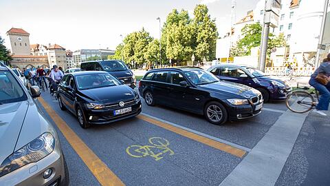 Der Pop-Up-Fahrradweg am Isartor sorgte teils für ein Chaos.