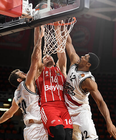 "Es wird Zeit, den ersten Sieg in Mailand zu holen", sagt Paul Zipser (Mitte). "Es wird Zeit, den ersten Sieg in Mailand zu holen", sagt Paul Zipser (Mitte).