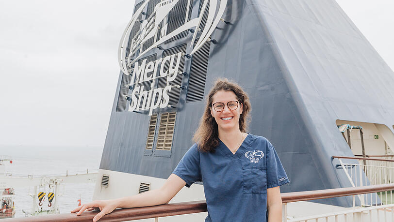 Lena Bl&auml;sing aus M&uuml;nchen arbeitet als Dental Team Coordinator auf einem Hospitalschiff von Mercy Ships.
