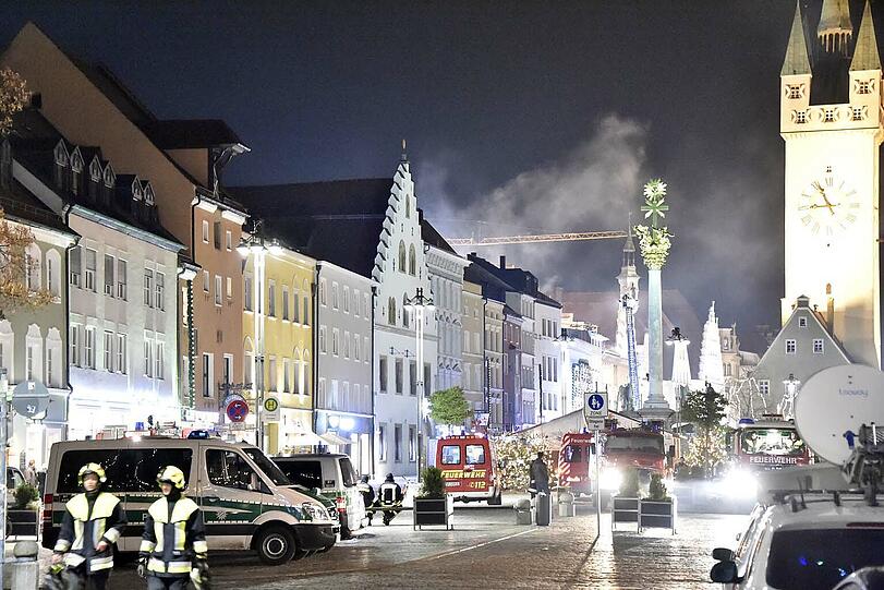 Ein Übergreifen der Flammen auf benachbarte Gebäude konnte die Feuerwehr verhindern.