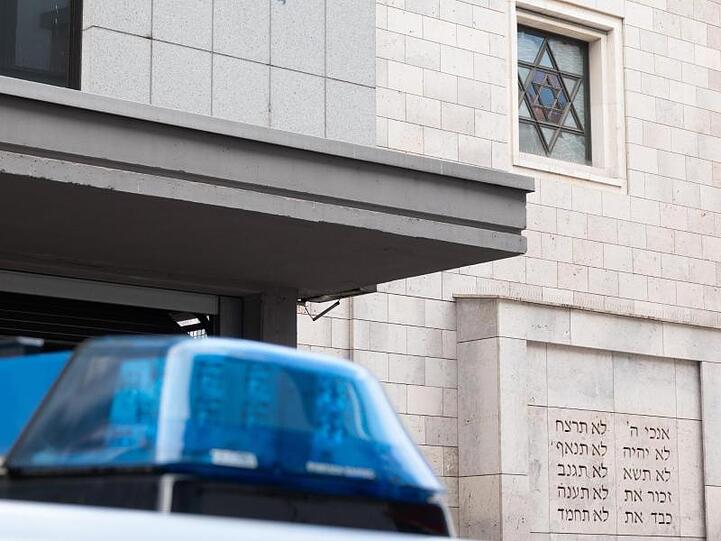 Unter Polizeischutz: Synagoge in Stuttgart.
