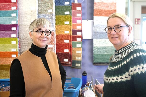 Kreativer Kopf Sabine Körner (l.) und Werkstattleiterin Kunigunde Frey. Kreativer Kopf Sabine Körner (l.) und Werkstattleiterin Kunigunde Frey.