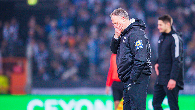 Glücklos beim Debüt: Für Frank Schmöller und den TSV 1860 gab es in Bielefeld eine 0:2-Niederlage.