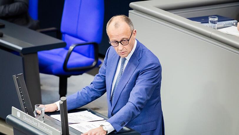 Der Kanzler weicht bei seinem Nein zum Iran-Krieg auch im Bundestag kein St&uuml;ck zur&uuml;ck.