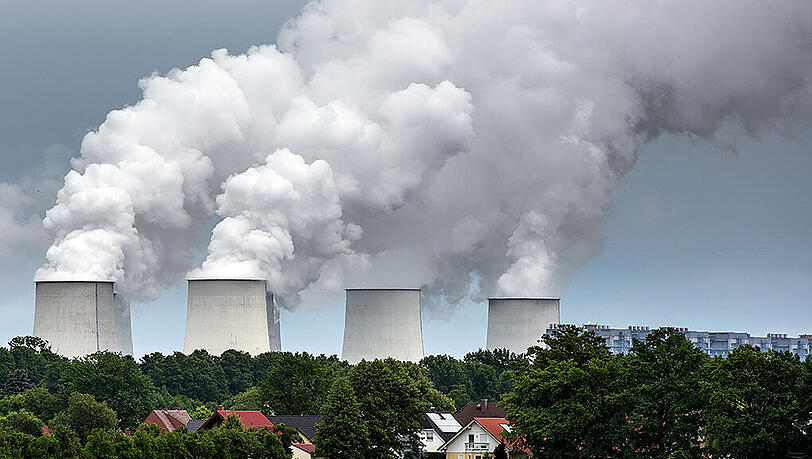 Die Grünen sprachen von einer "klimapolitischen Bankrotterklärung" Gabriels. Die Grünen sprachen von einer "klimapolitischen Bankrotterklärung" Gabriels.
