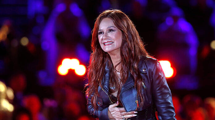 Die Schlager-Ikone Andrea Berg spricht über ihre heimliche Schwangerschaft und wird dabei emotional.