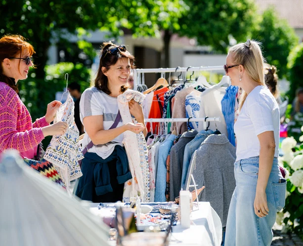 Samstag ist Hofflohmarkt in Freiham.