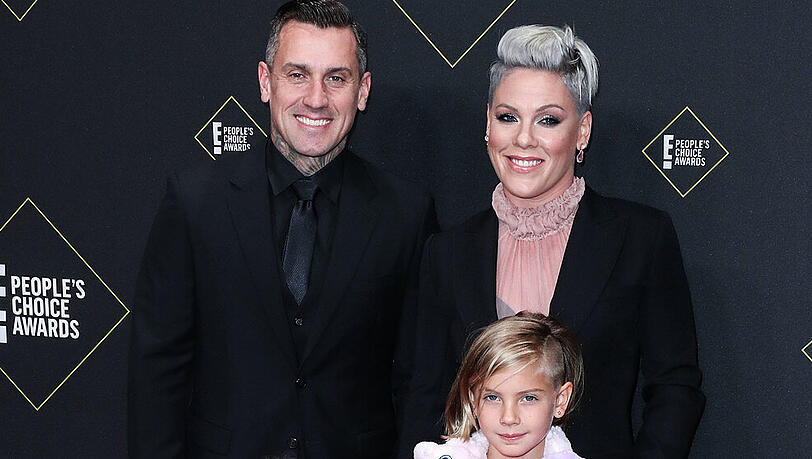 Pink mit Ehemann Carey Hart und ihren Kindern Jameson und Willow bei den "People's Choice Awards" Pink mit Ehemann Carey Hart und ihren Kindern Jameson und Willow bei den "People's Choice Awards"