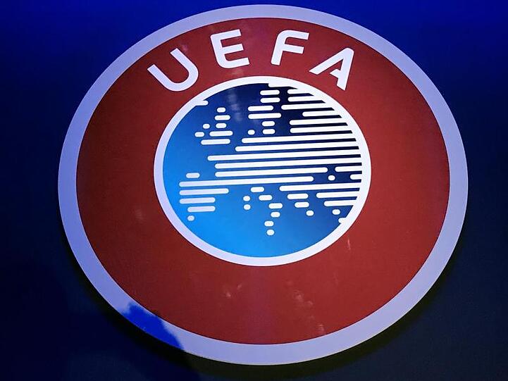 Die Champions League und Europa League könnten aufgrund der Coronavirus-Pandemie mindestens bis Juli pausieren.