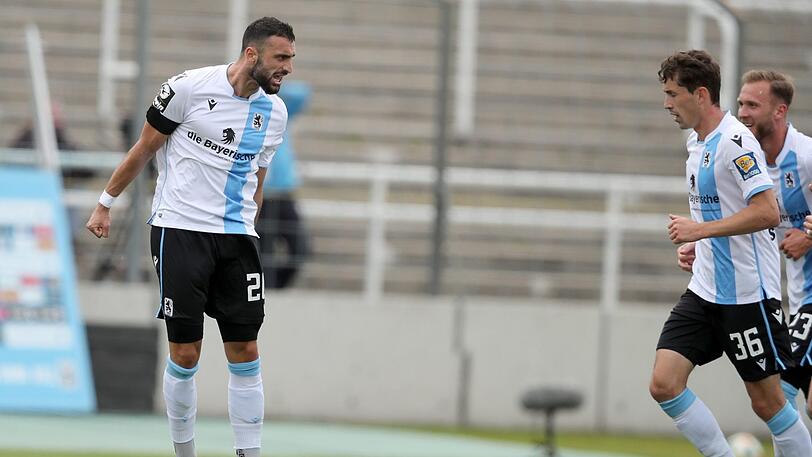 Efkan Bekiroglu (l.) jubelt gegen Duisburg