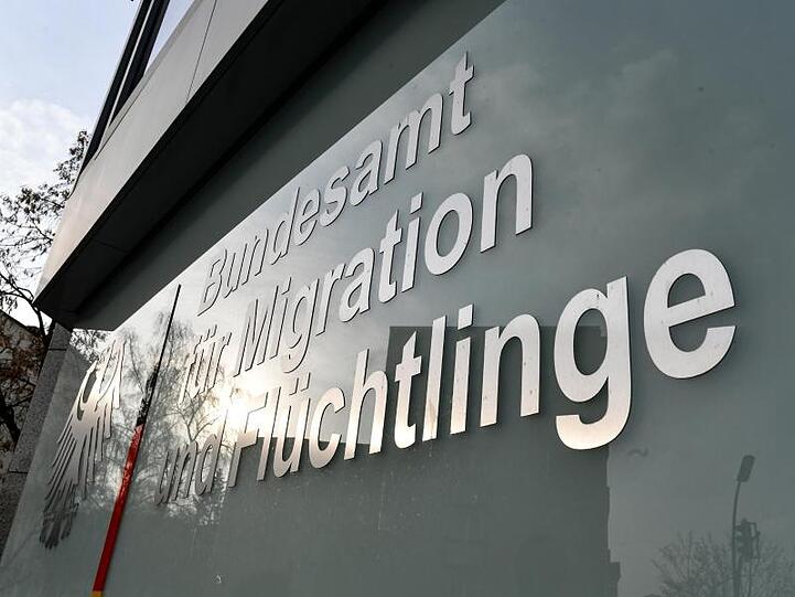 Das Bundesamt für Migration und Flüchtlinge (BAMF) in der Bundesallee. Foto: Jens Kalaene/dpa-Zentralbild/ZB/Archivbild