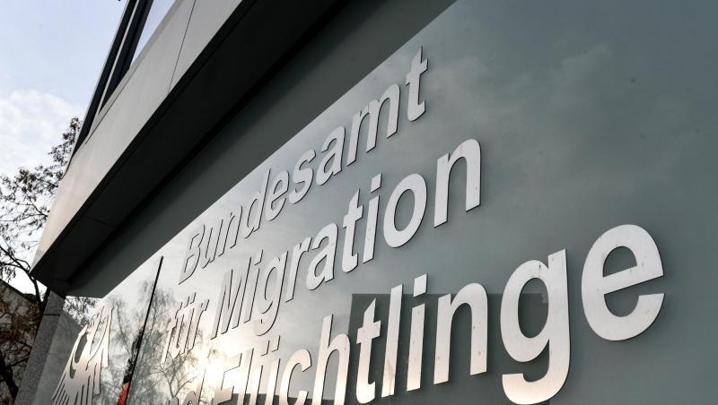 Das Bundesamt für Migration und Flüchtlinge (BAMF) in der Bundesallee. Foto: Jens Kalaene/dpa-Zentralbild/ZB/Archivbild Das Bundesamt für Migration und Flüchtlinge (BAMF) in der Bundesallee. Foto: Jens Kalaene/dpa-Zentralbild/ZB/Archivbild