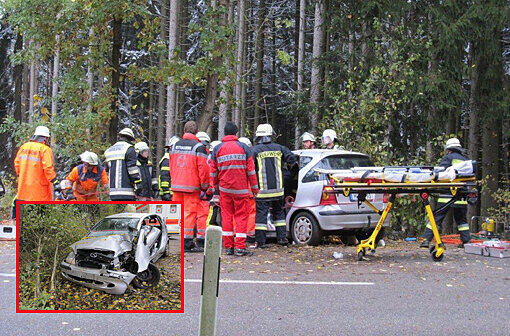 Eine junge Frau verliert die Kontrolle über ihren Wagen und rast gegen einen Baum - die Bilder von der Unfallstelle.
