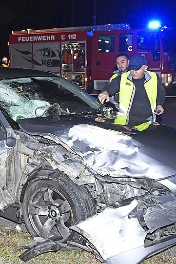 Der Pkw geriet nach dem Crach völlig außer Kontrolle. Er kam erst nach hundert Metern völlig demoliert zum Stehen.