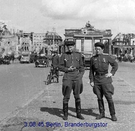 Das Ende des Zweiten Weltkrieges erlebt Alexander Nogaller (r.) als 24-Jähriger in Berlin.