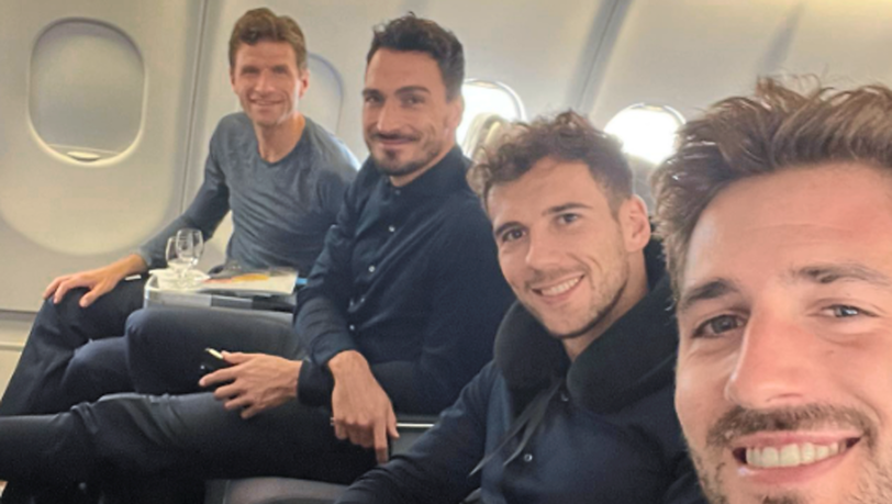 Anführer unter sich: Im Flieger saßen Thomas Müller (v.l.), Mats Hummels und Leon Goretzka (mit Kevin Trapp) beisammen. instagram/aussenrist15 Anführer unter sich: Im Flieger saßen Thomas Müller (v.l.), Mats Hummels und Leon Goretzka (mit Kevin Trapp) beisammen. instagram/aussenrist15