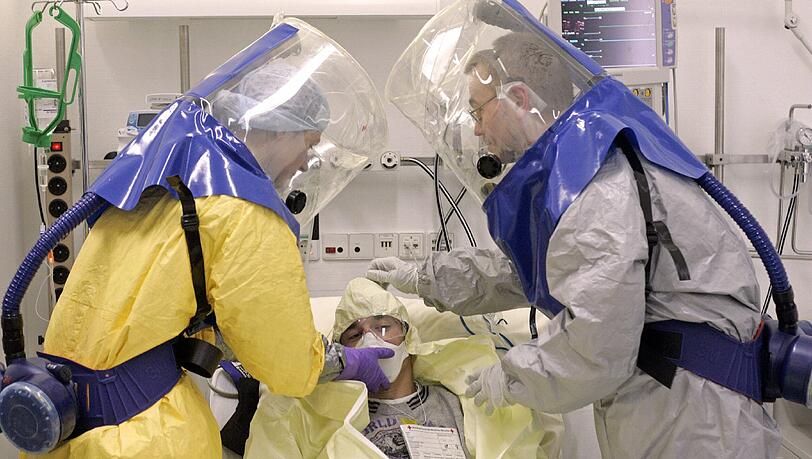 Deutschland ist auf die Aufnahme von bis zu 50 Ebola-Patienten vorbereitet. Deutschland ist auf die Aufnahme von bis zu 50 Ebola-Patienten vorbereitet.