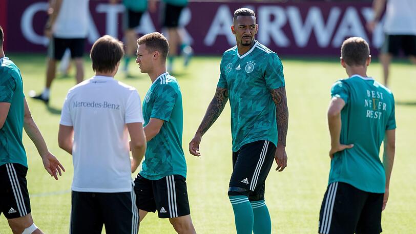 2014 Weltmeister mit Deutschland: Jerome Boateng (Mi.).
