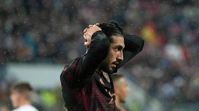 Emre Can (Deutschland, 23) ist enttäuscht von der Niederlage gegen Belgien im Länderspiel.